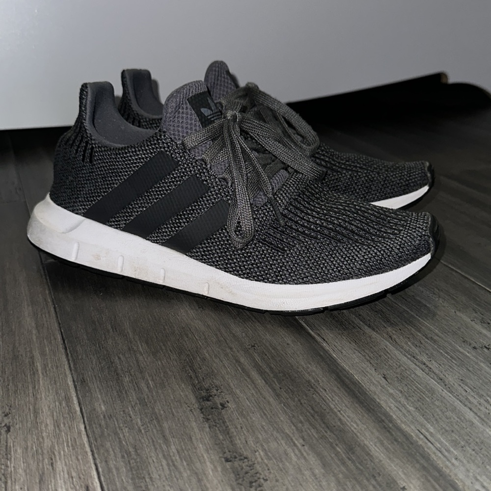 Adidas Original Swift Run Shoes size 8 in Grey